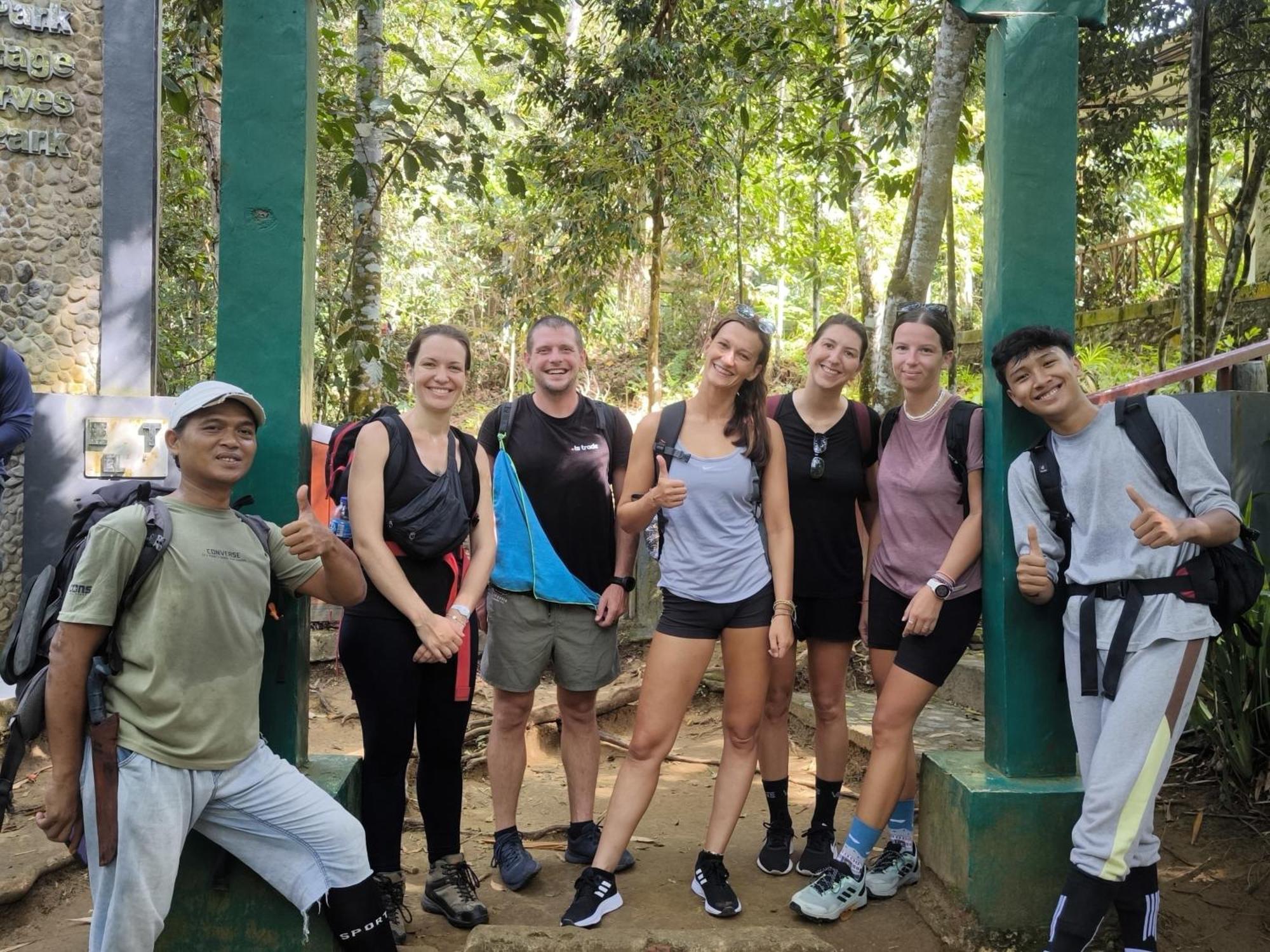 Sama Sama Homestay & Trekking Only Stay Here Book Trekking And Transport With Us Bukit Lawang Exterior photo