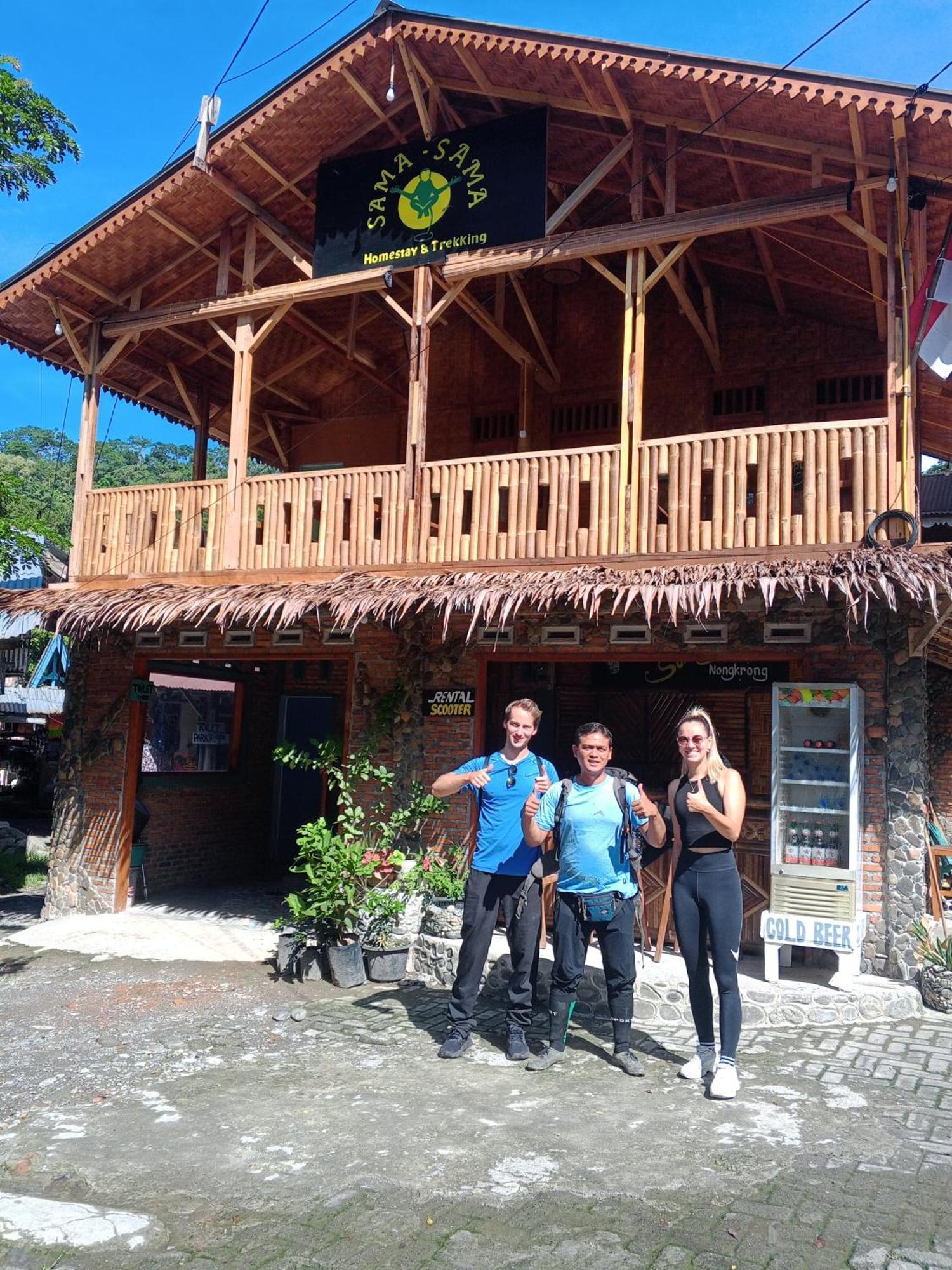 Sama Sama Homestay & Trekking Only Stay Here Book Trekking And Transport With Us Bukit Lawang Exterior photo