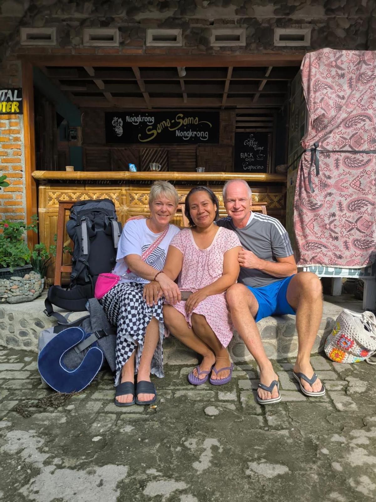 Sama Sama Homestay & Trekking Only Stay Here Book Trekking And Transport With Us Bukit Lawang Exterior photo